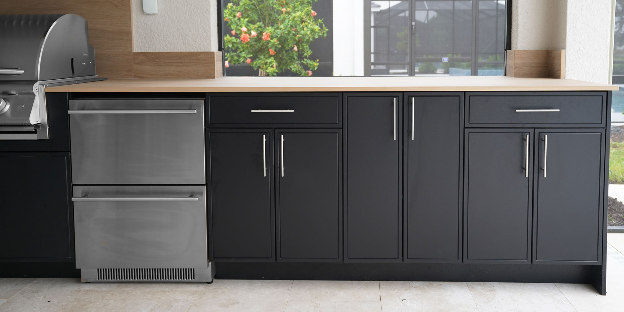 Project #97 - Black Outdoor Kitchen 2 HDPE Outdoor Kitchen - Milano Door style