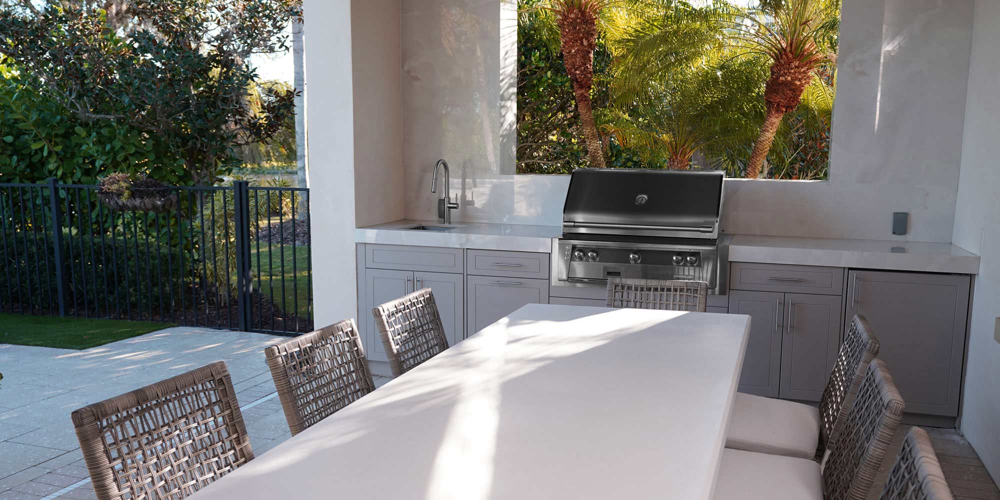 Outdoor kitchen at Lake Club