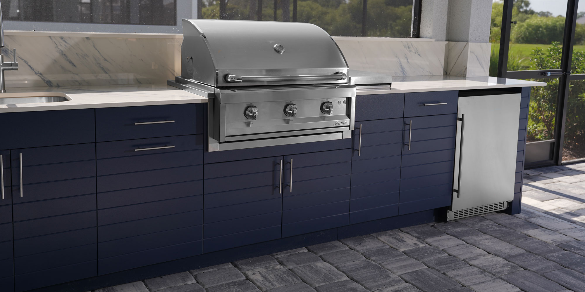 One-wall Outdoor Kitchen in Sarasota, FL - Project #93 4 One-wall-Outdoor-Kitchen-Cabinets-Indigo-Horizon-Modern