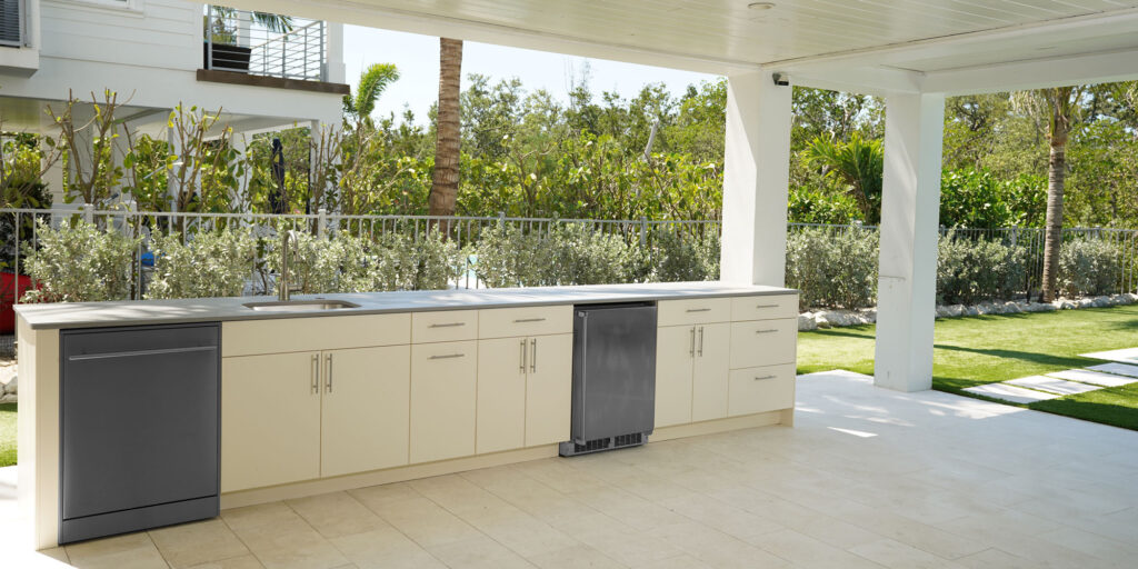 Outdoor-Kitchen-Cabinets-Modern-Seafoam