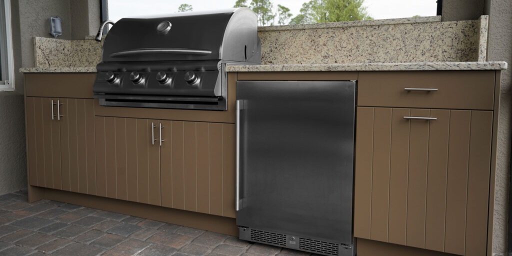 Outdoor-Kitchen-Cabinets-Nutmeg-Cottage