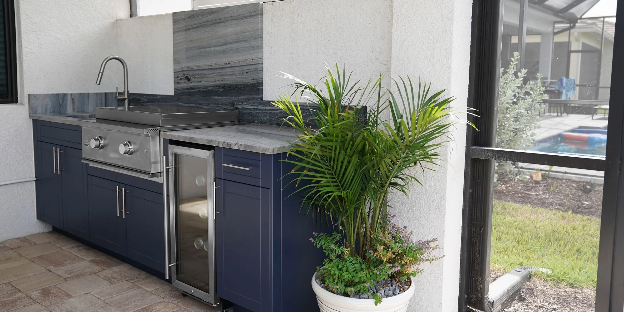 Outdoor-Kitchen-Cabinets-Shaker-Indigo-1_2000x