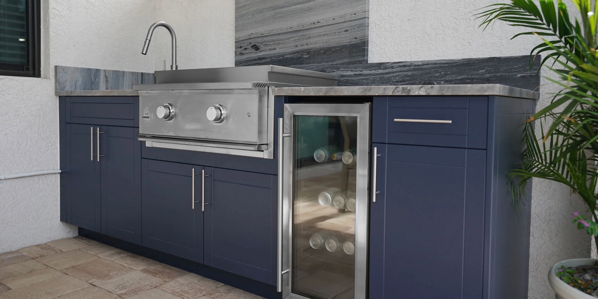 Outdoor-Kitchen-Cabinets-Shaker-Indigo-3_2000x