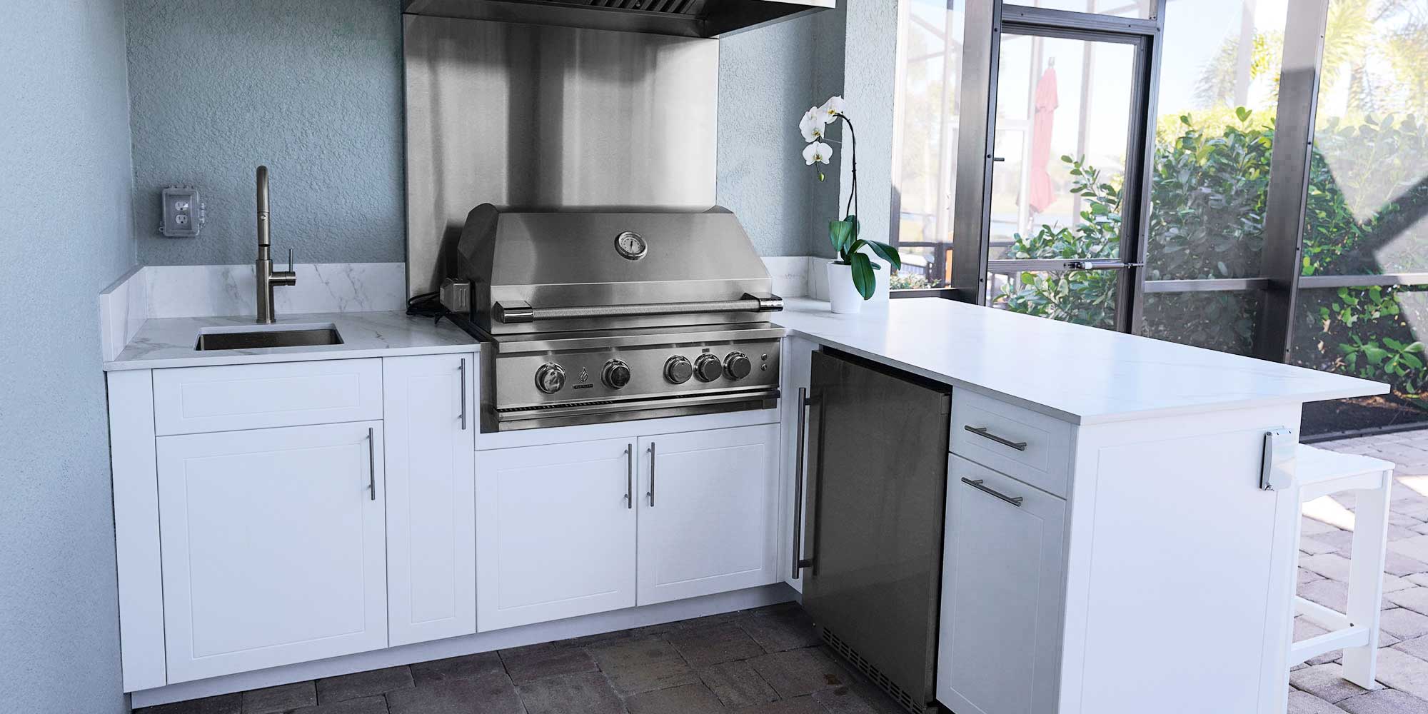 Project #96 - White Outdoor Kitchen 1 White outdoor kitchen - project 96