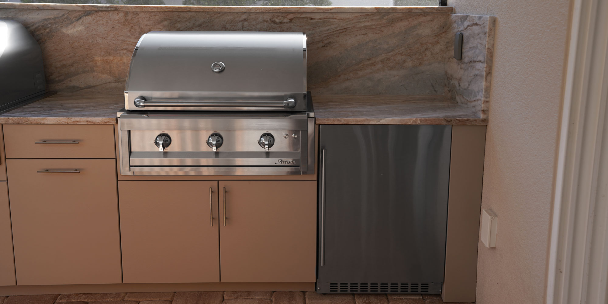 External outdoor kitchen in Palm Aire