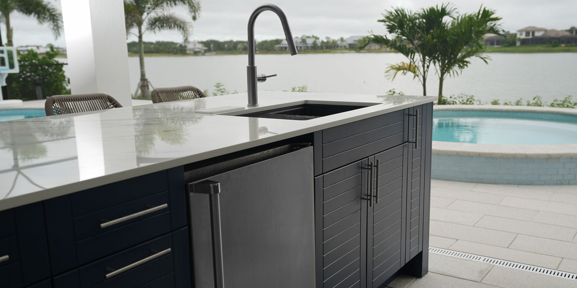 Outdoor-Kitchen-Cabinets-indigo-cabana-4