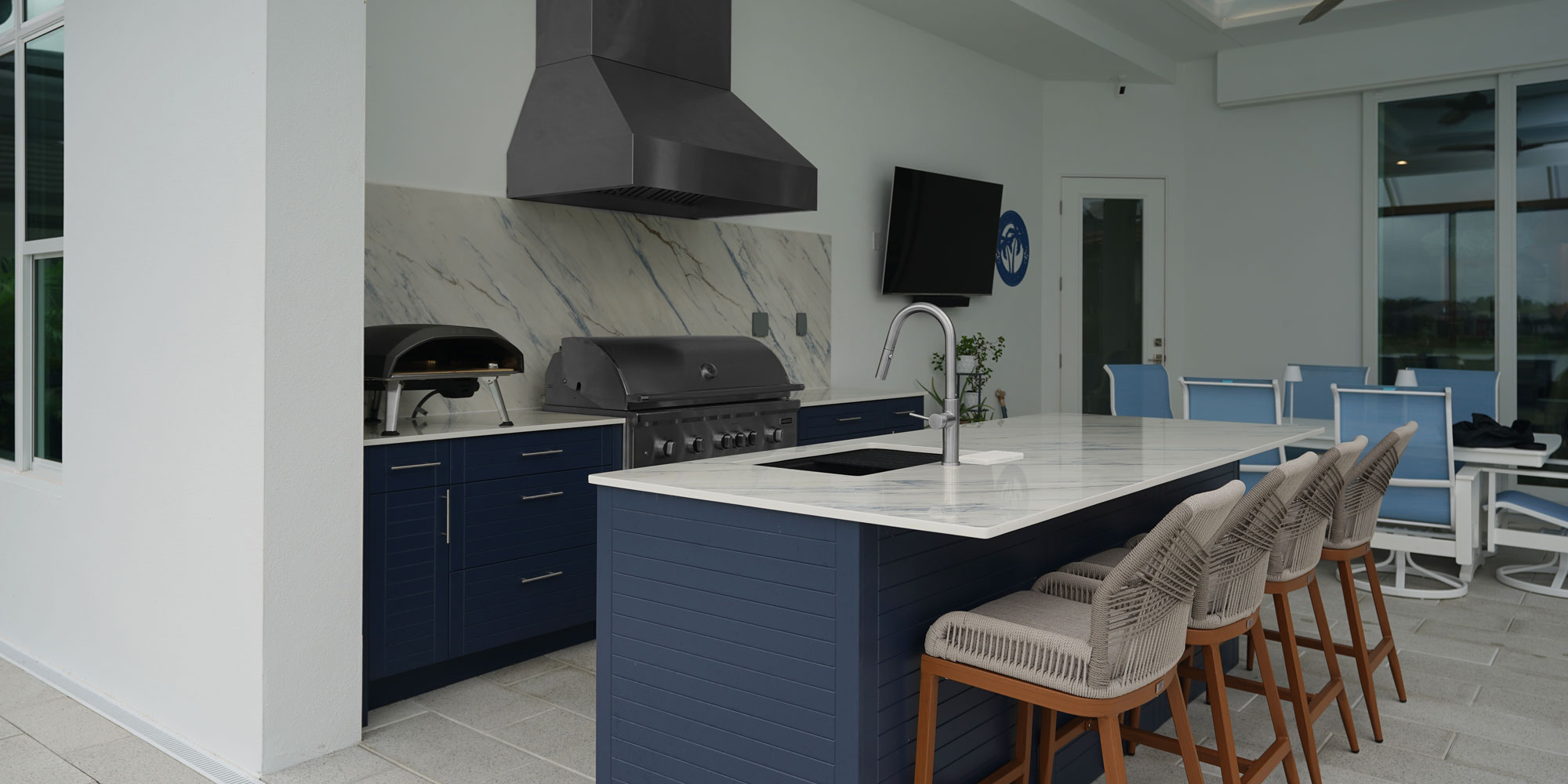 Outdoor-Kitchen-Cabinets-indigo-cabana-5