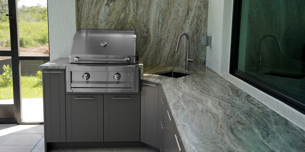 Outdoor-Kitchen-Cabniets-Slate-Shaker
