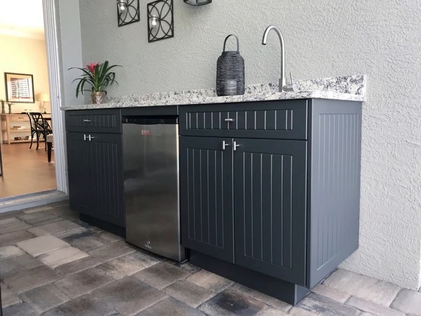 Outdoor-Storage-Counter-Space-photo-4