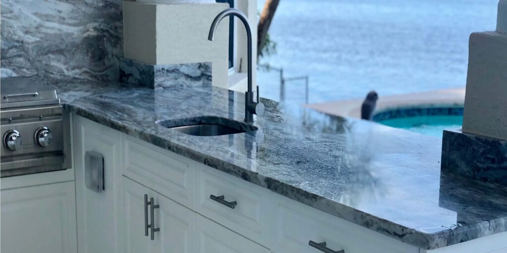 custom-kitchens-white-L-sink-countertop_2000x