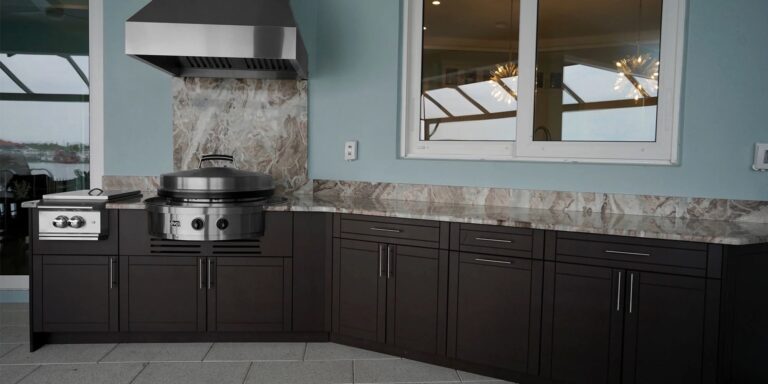 outdoor-kitchen-cabinets-espress-brown-1_2000x