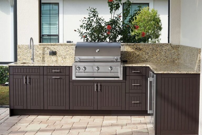 outdoor-kitchen-cabinets-espresso-vgroove-1_2000x