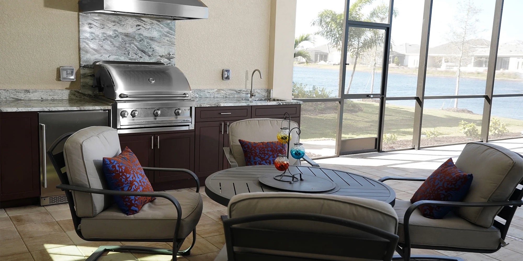 outdoor-kitchen-cabinets-mocha-sport-1_2000x