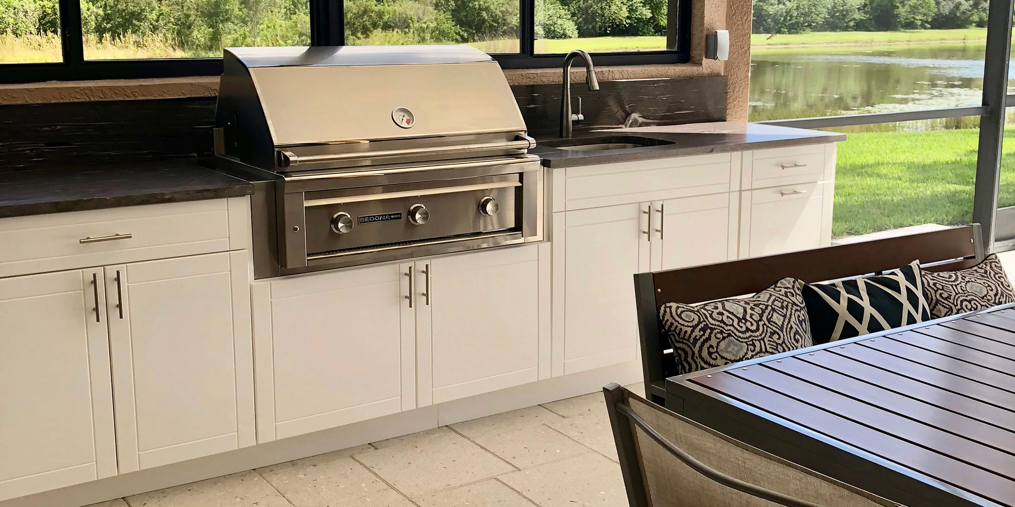 outdoor-kitchen-shaker-white-kenedy-2