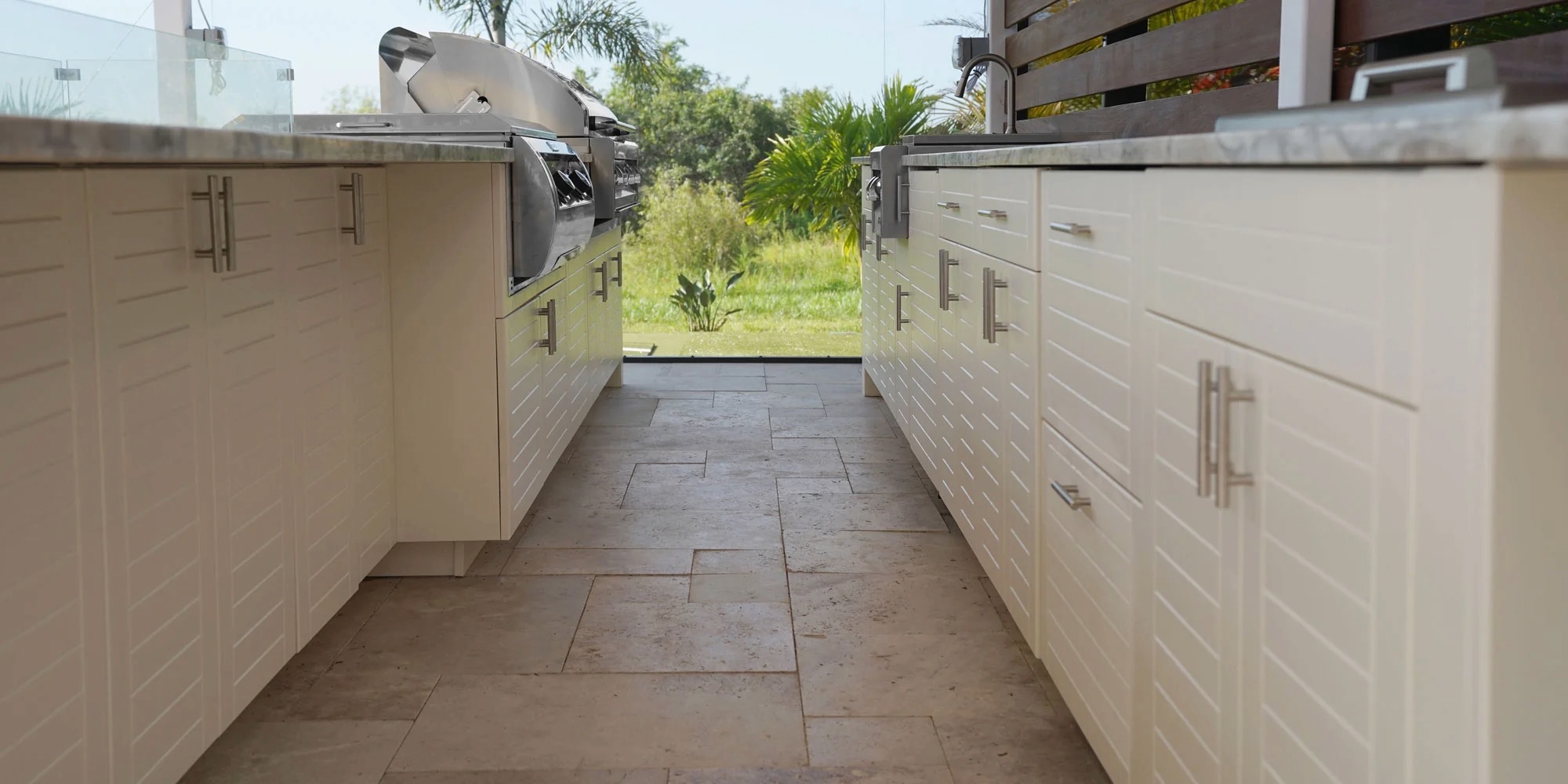 outdoor-kitchend-cabinets-seafoam-cabana-1_2000x