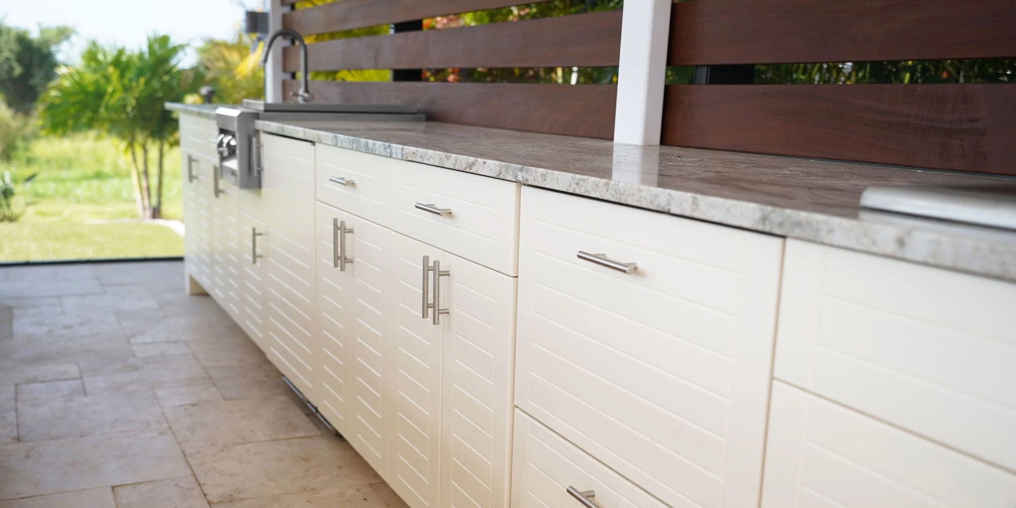 outdoor-kitchend-cabinets-seafoam-cabana-3_2000x